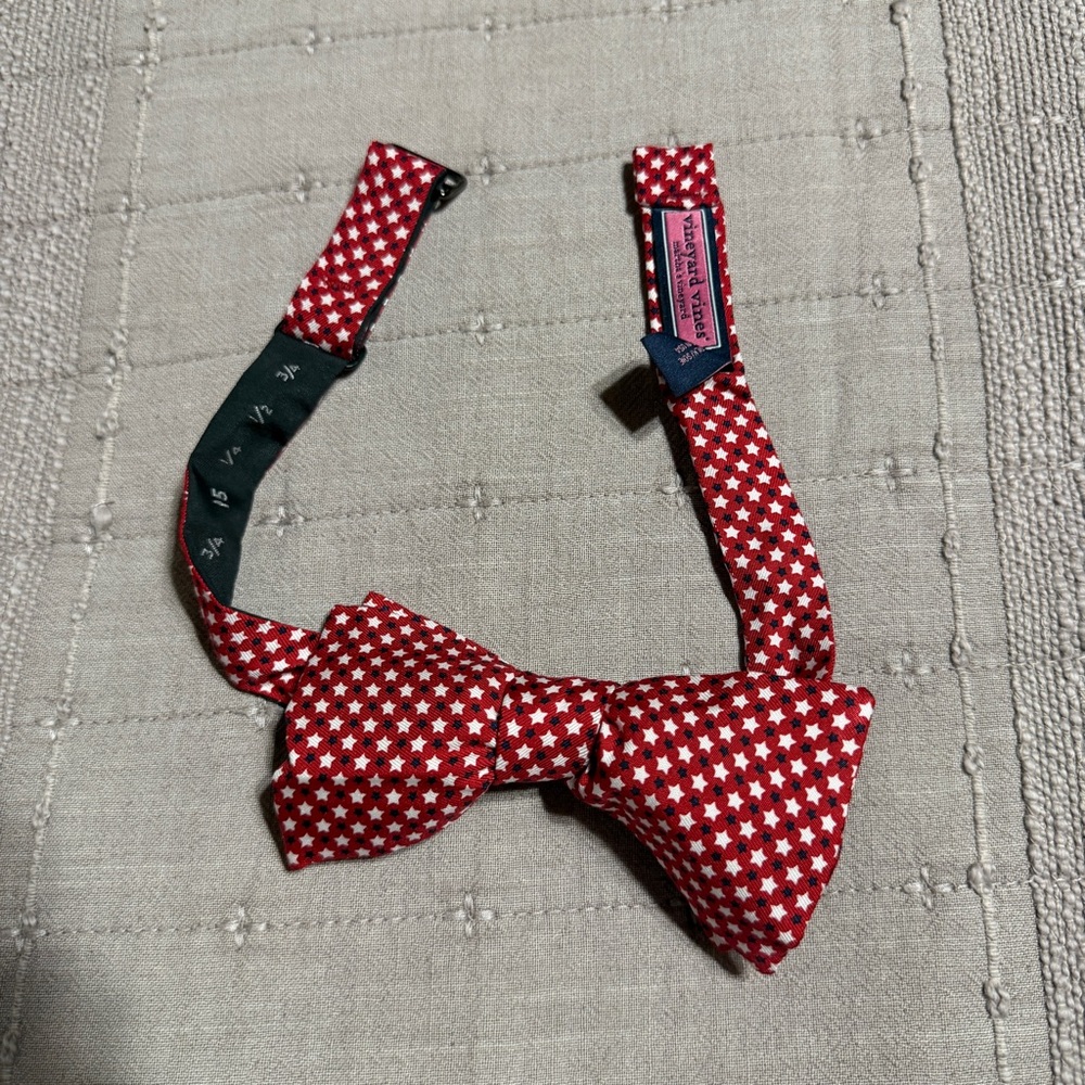 Vineyard Vines Men's Adjustable Bow Tie 100% Silk Red White Stars Patriotic